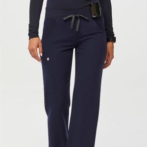 FIGS Women’s Kade Cargo Scrub Pants
